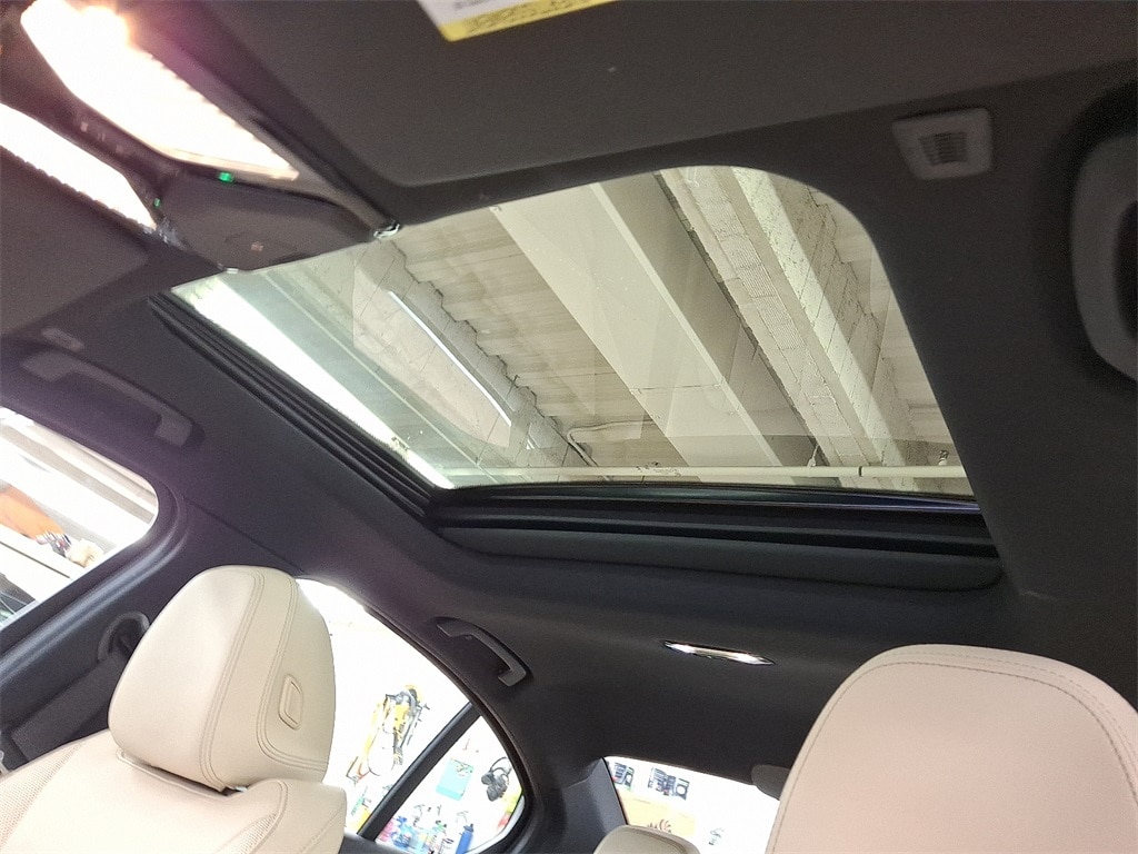 Thumbnail: 2025 BMW 3 Series - 12