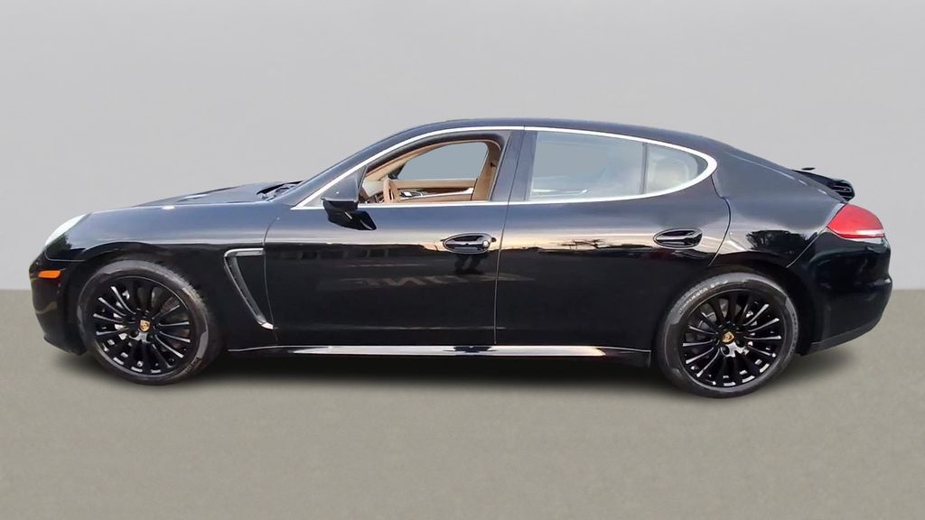 Thumbnail: 2015 Porsche Panamera - 5