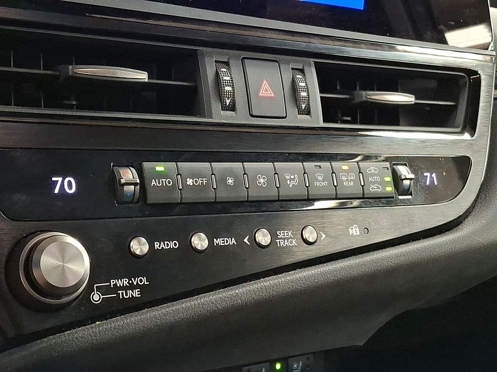 Thumbnail: 2024 Lexus ES - 15