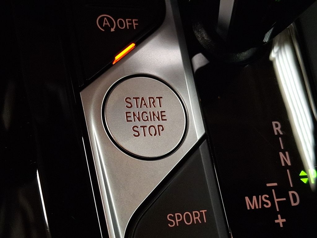 Thumbnail: 2025 BMW X4 - 18