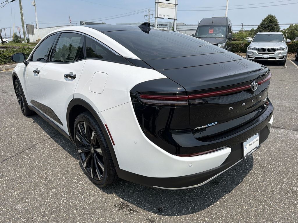 Thumbnail: 2023 Toyota Crown - 12