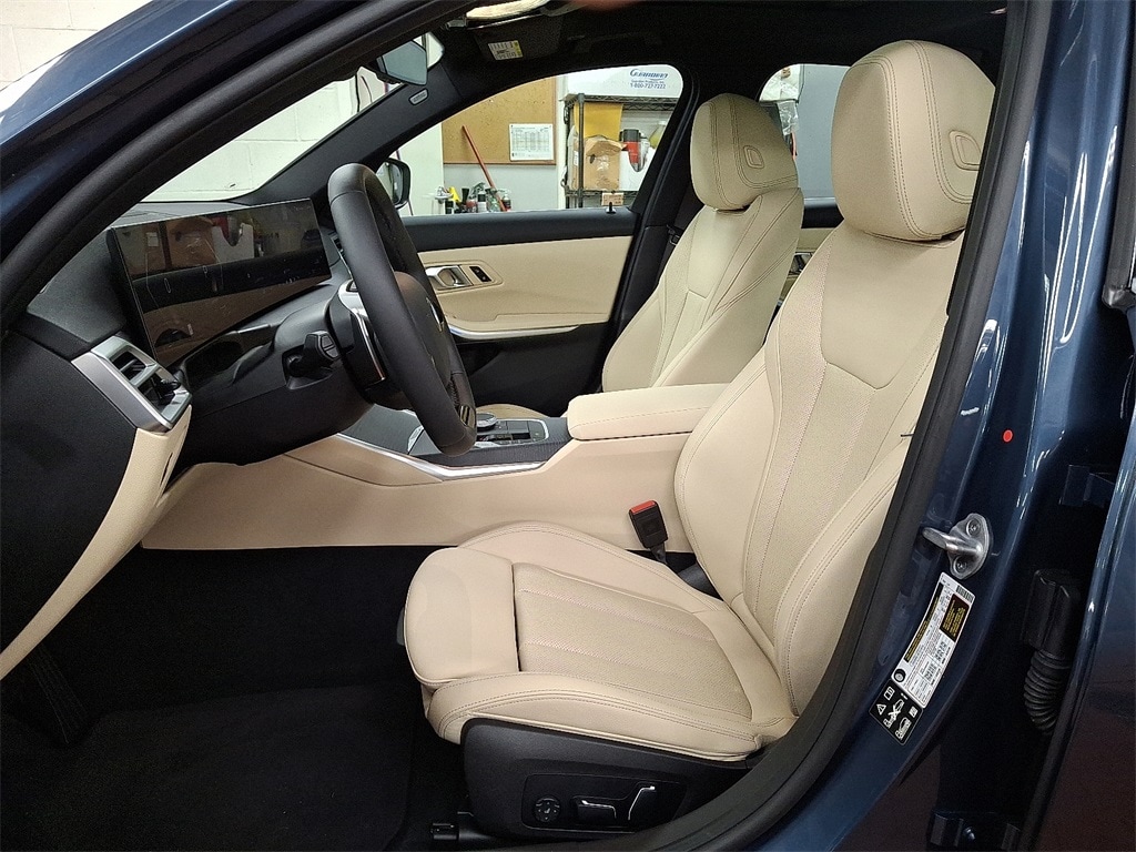 Thumbnail: 2025 BMW 3 Series - 9