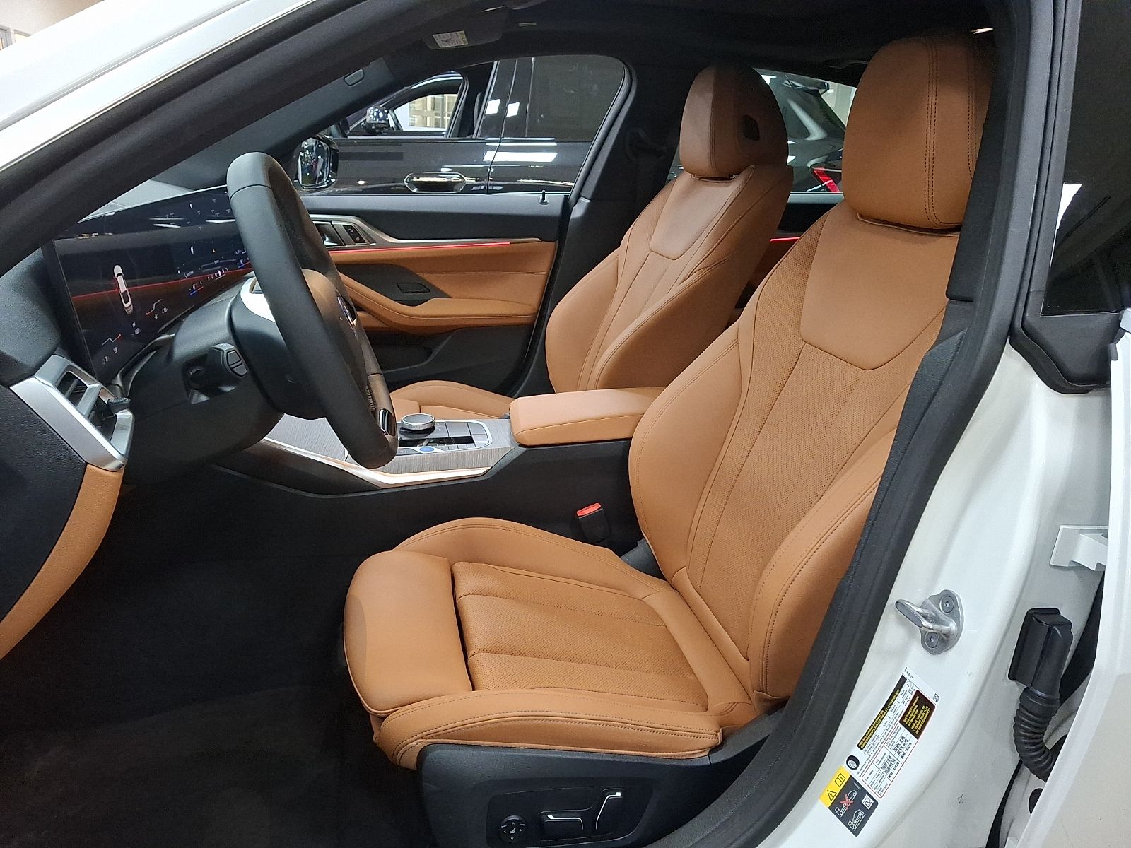 Thumbnail: 2025 BMW i4 - 9