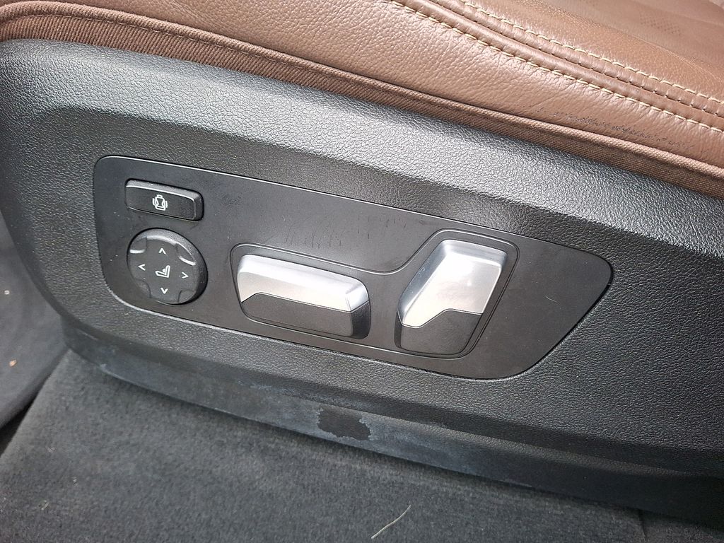 Thumbnail: 2022 BMW X5 - 8