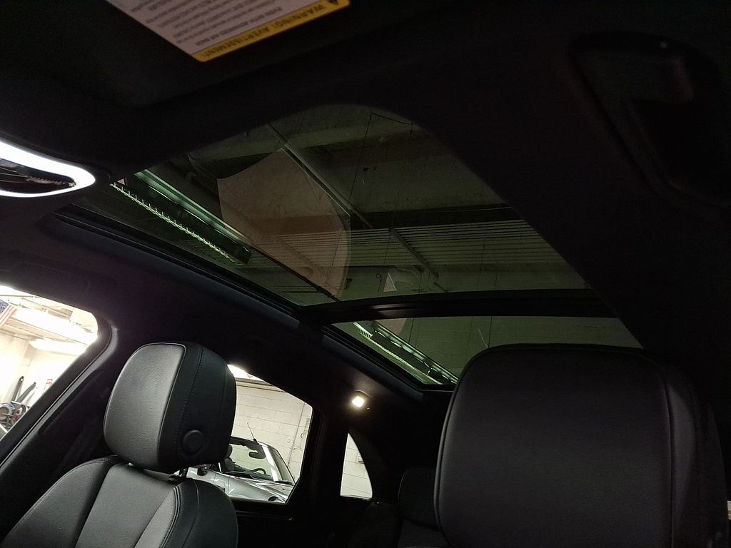 Thumbnail: 2022 Porsche Macan - 10