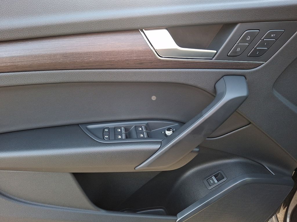 Thumbnail: 2022 Audi Q5 - 9