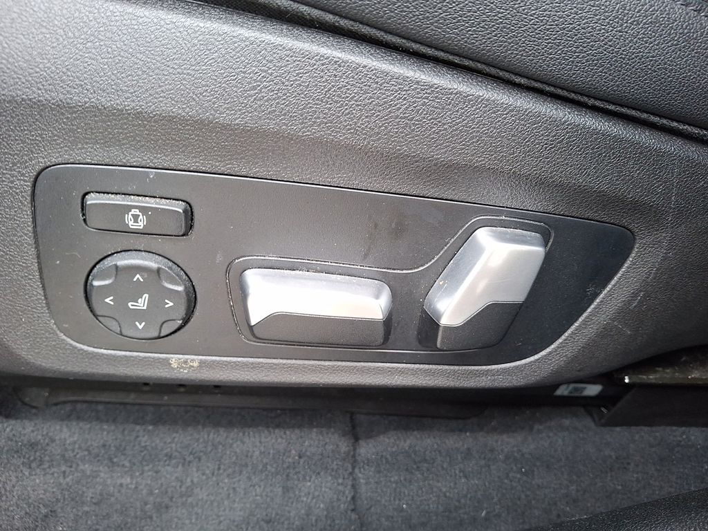 Thumbnail: 2021 BMW X3 - 10