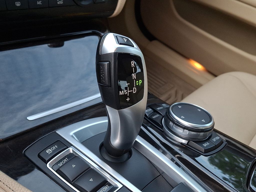 Thumbnail: 2015 BMW 5 Series - 13