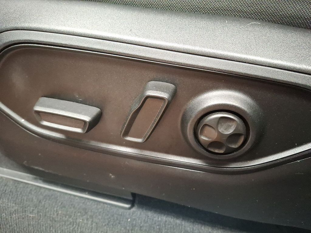 Thumbnail: 2024 Jeep Grand Cherokee - 10