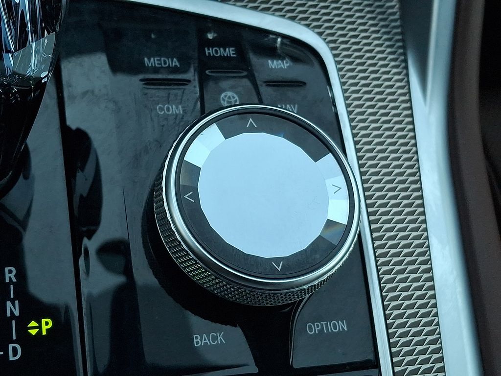 Thumbnail: 2022 BMW X6 - 21