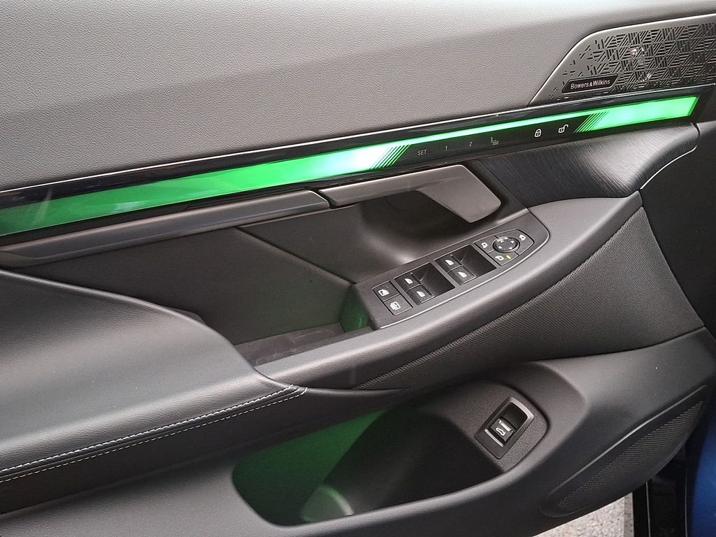 Thumbnail: 2025 BMW i5 - 8