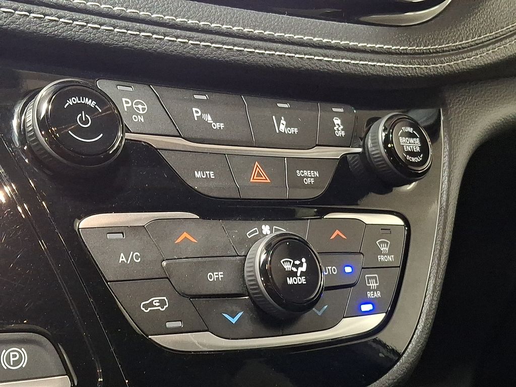 Thumbnail: 2024 Chrysler Pacifica - 13