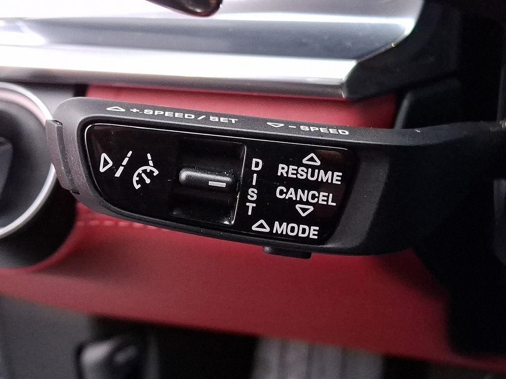 Thumbnail: 2023 Porsche Panamera - 21