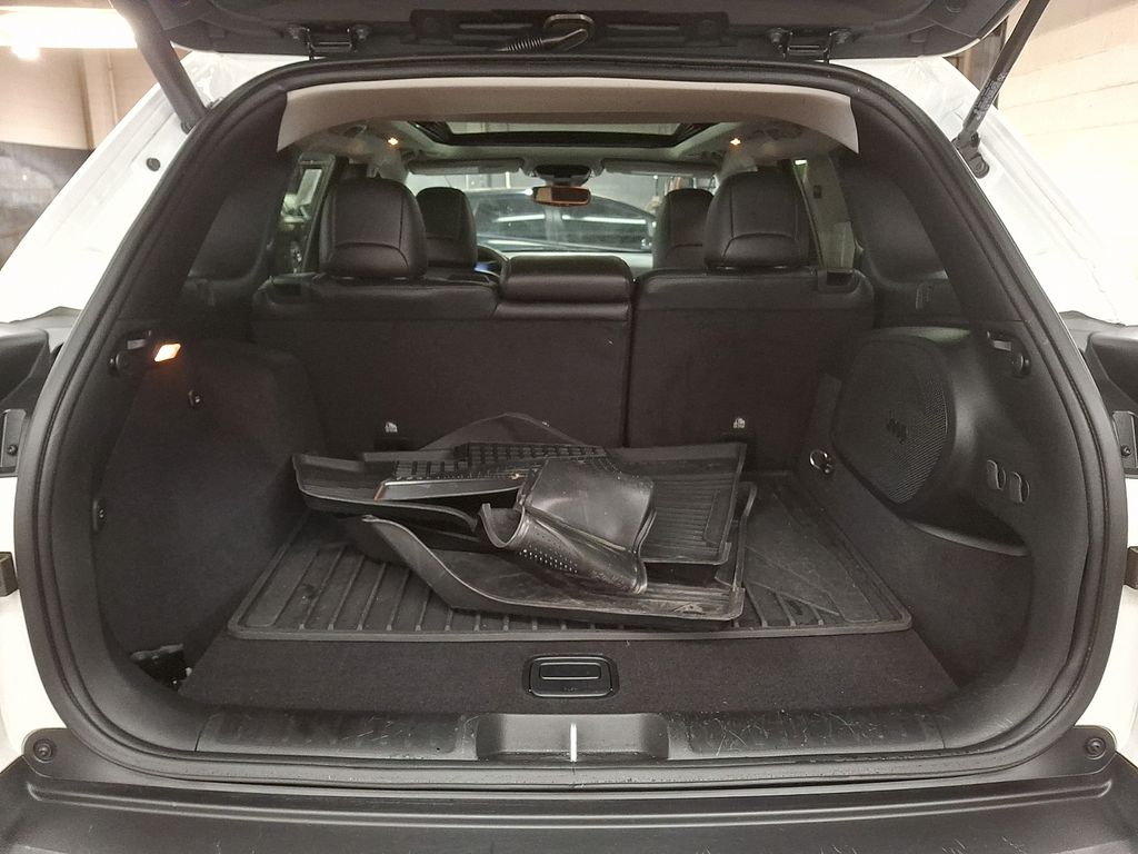 Thumbnail: 2022 Jeep Cherokee - 26