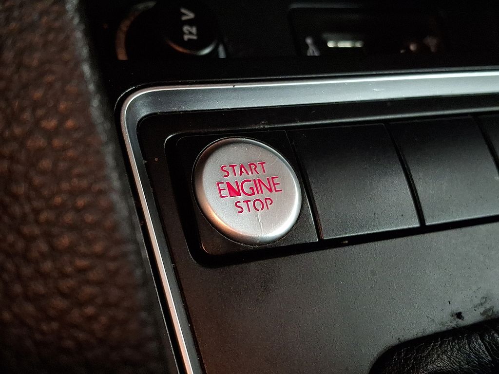 Thumbnail: 2017 Volkswagen Jetta - 20