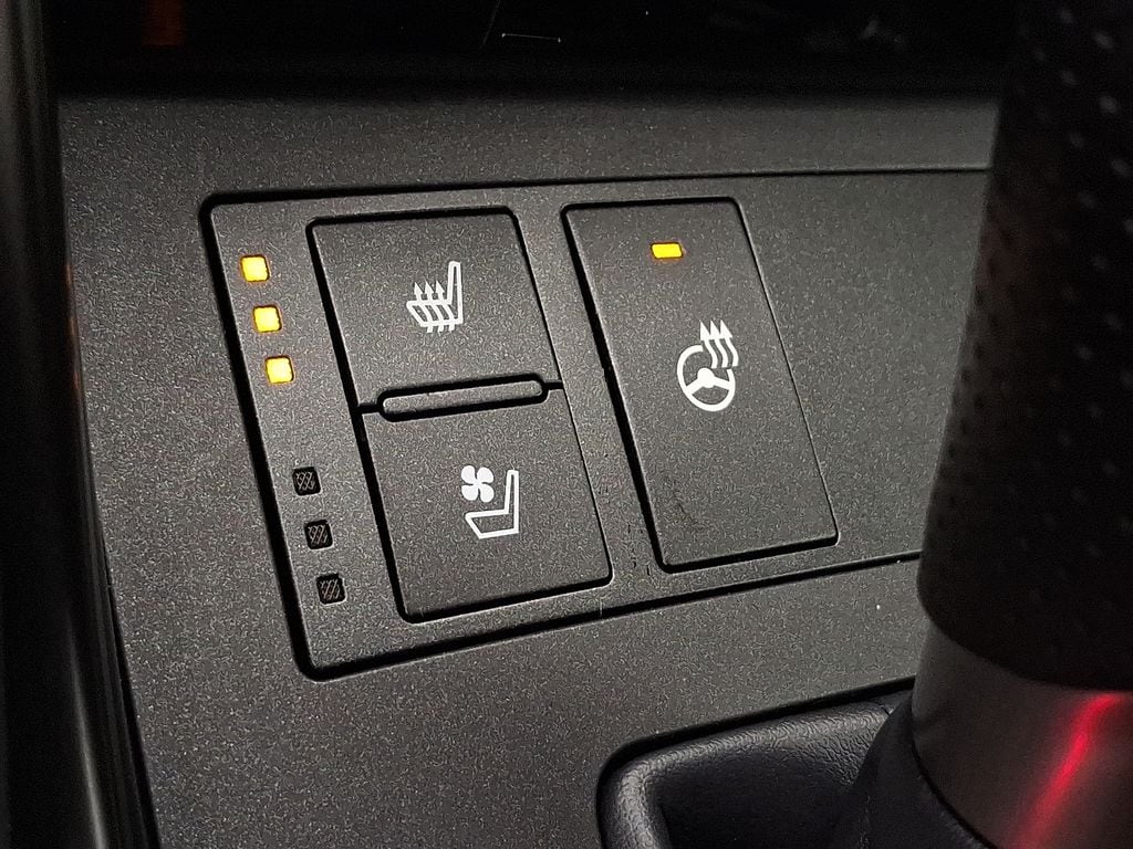 Thumbnail: 2023 Lexus IS - 19