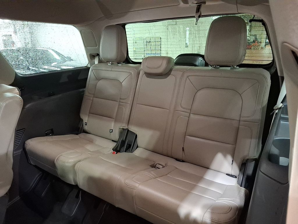 Thumbnail: 2022 Lincoln Navigator - 7