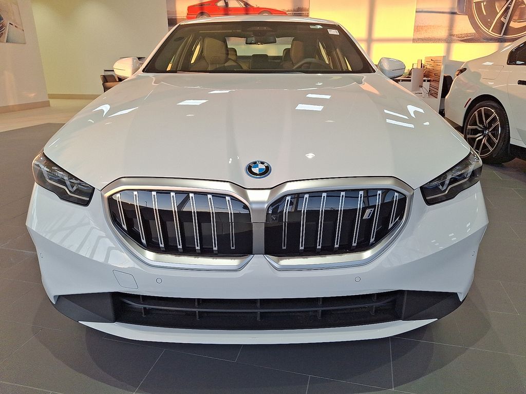 Thumbnail: 2025 BMW i5 - 2