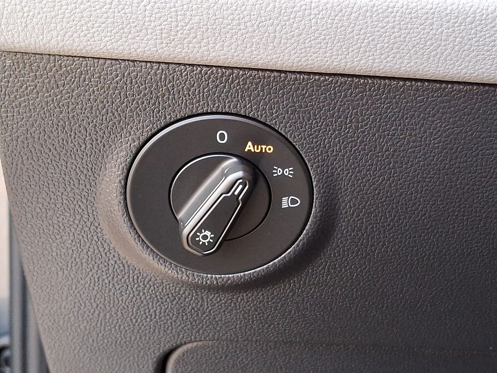 Thumbnail: 2022 Volkswagen Taos - 23