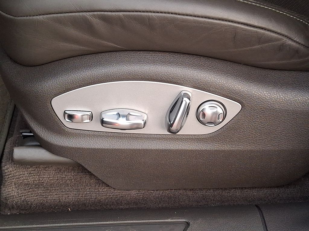 Thumbnail: 2022 Porsche Macan - 11