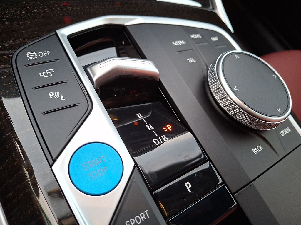 Thumbnail: 2023 BMW i4 - 12