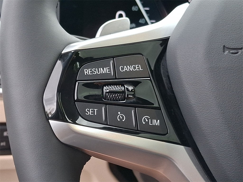 Thumbnail: 2025 BMW 3 Series - 18