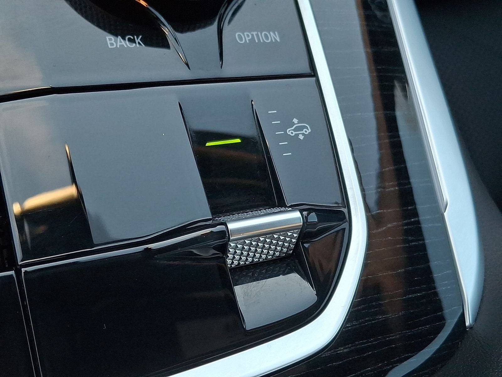 Thumbnail: 2026 BMW X7 - 23