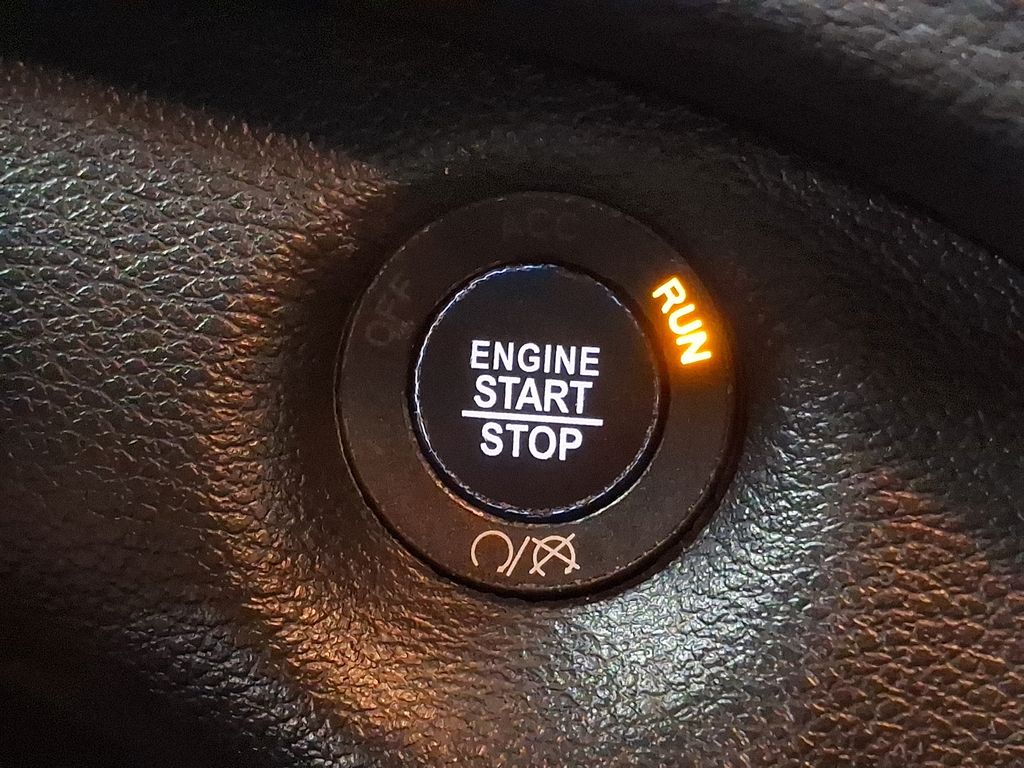 Thumbnail: 2022 Jeep Cherokee - 18