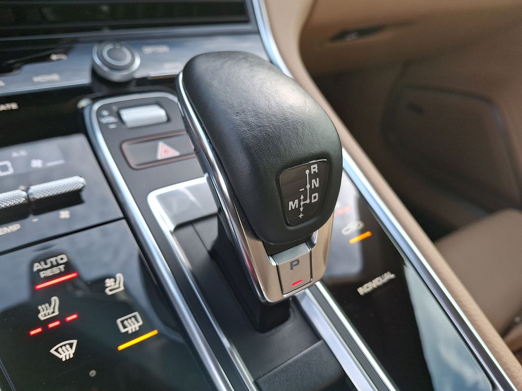 Thumbnail: 2022 Porsche Panamera - 12