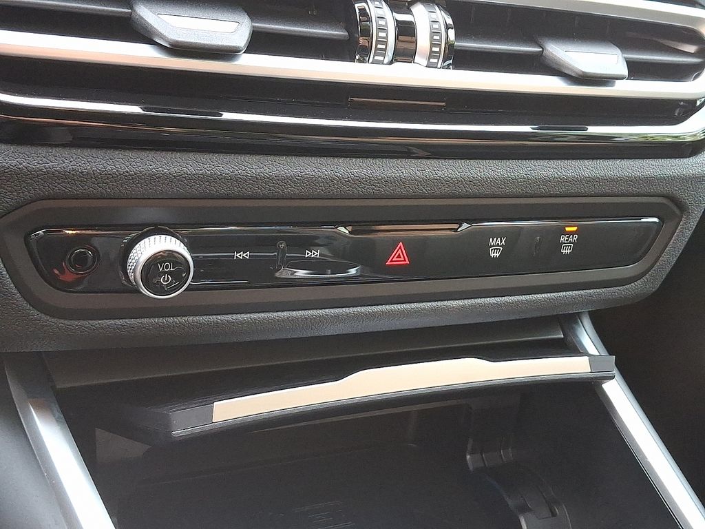 2024 BMW 3 Series 330e xDrive 15