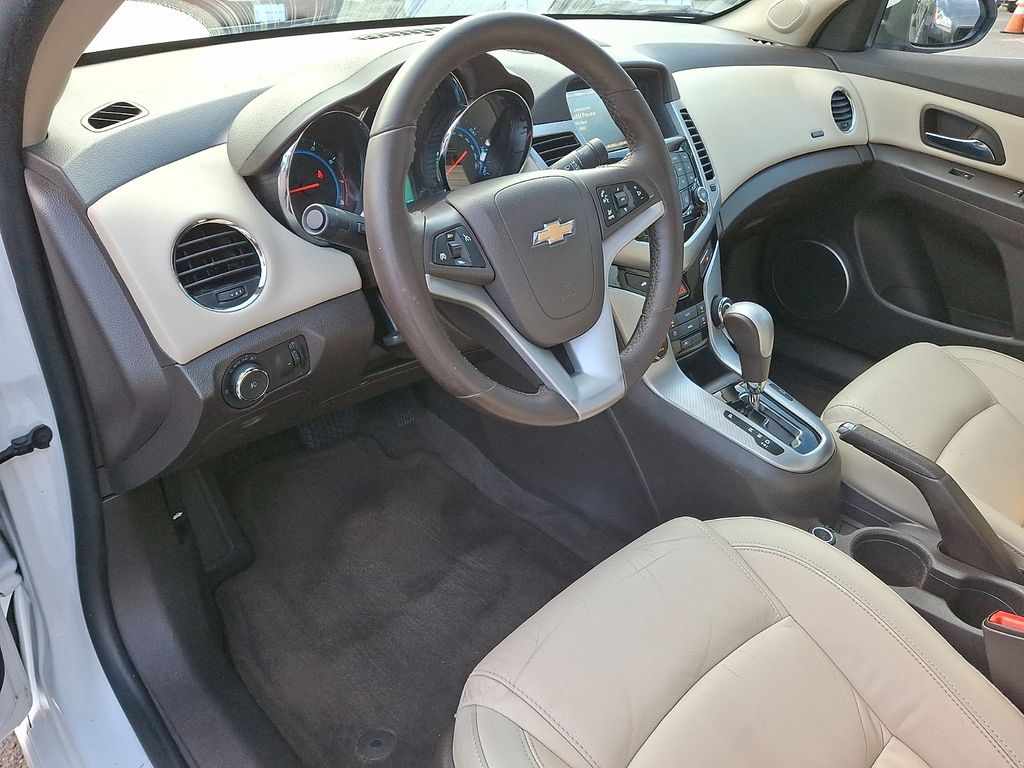 Thumbnail: 2015 Chevrolet Cruze - 9