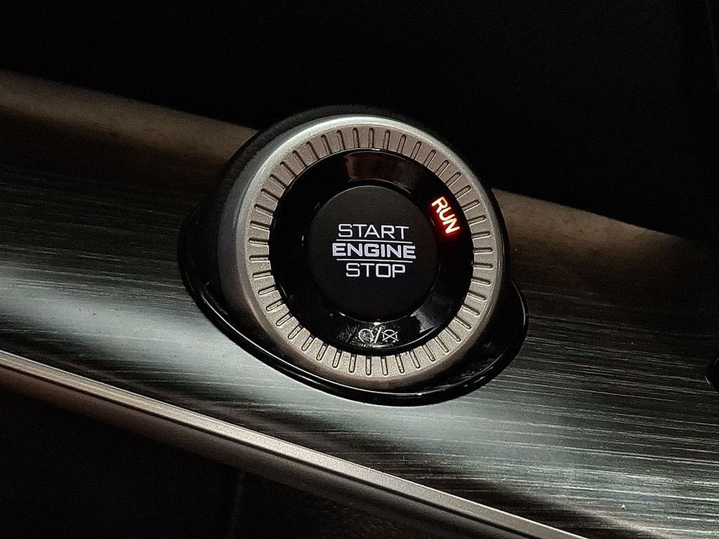 Thumbnail: 2023 Jeep Wagoneer - 16