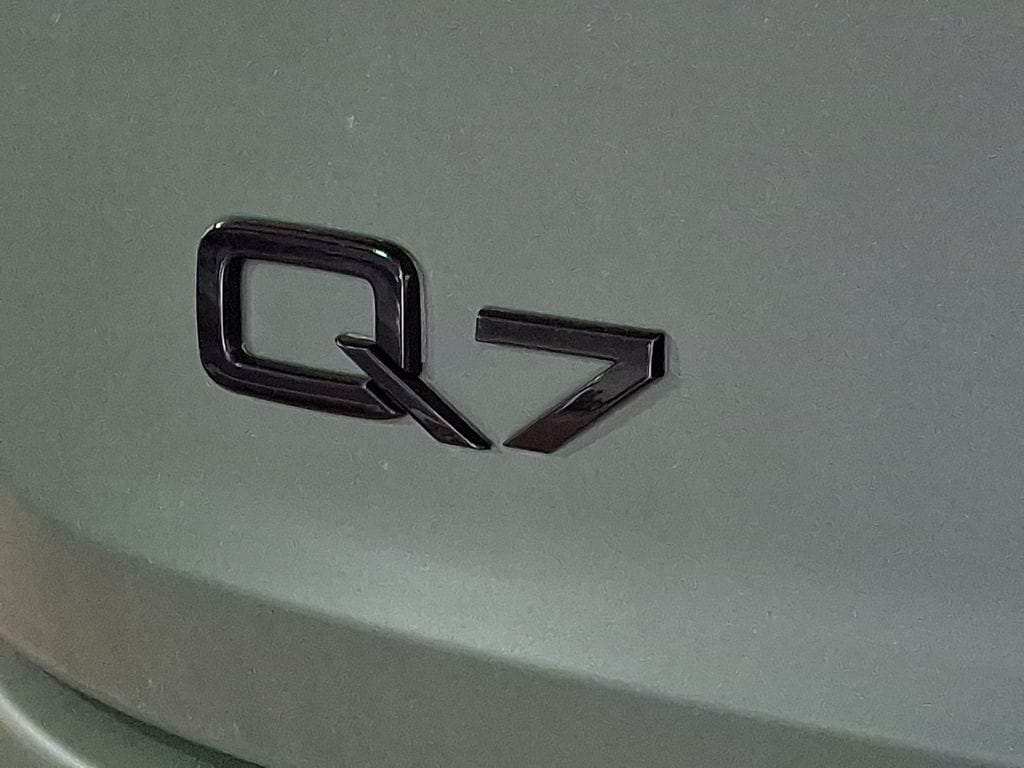 Thumbnail: 2021 Audi Q7 - 26