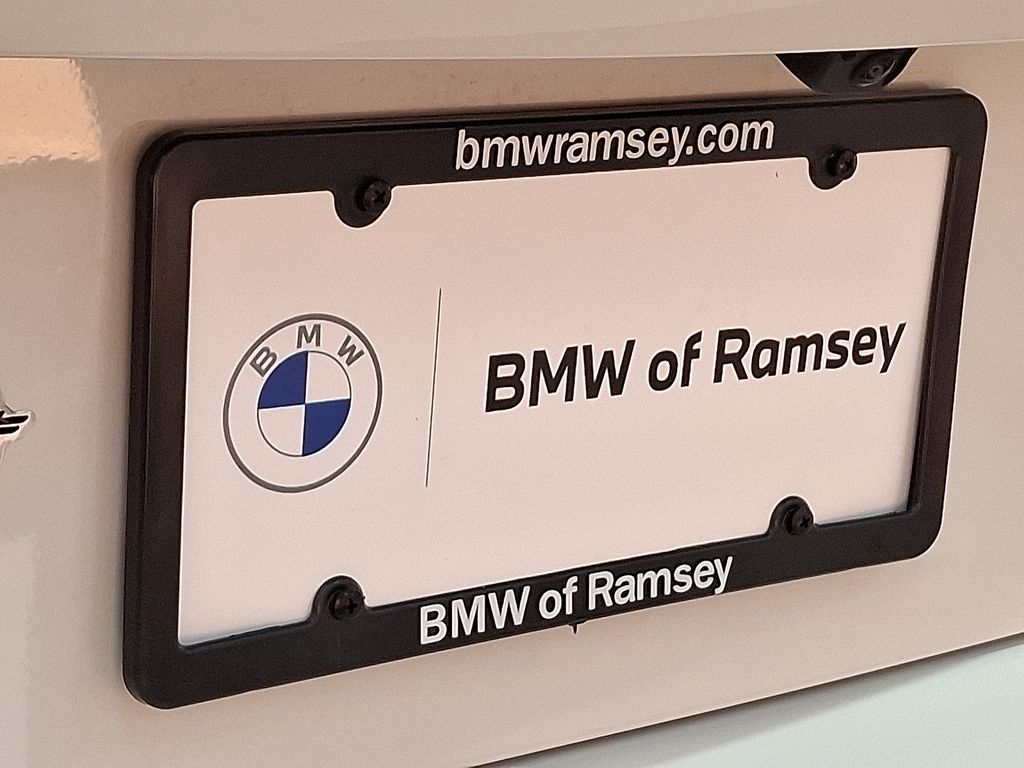 Thumbnail: 2025 BMW i5 - 11