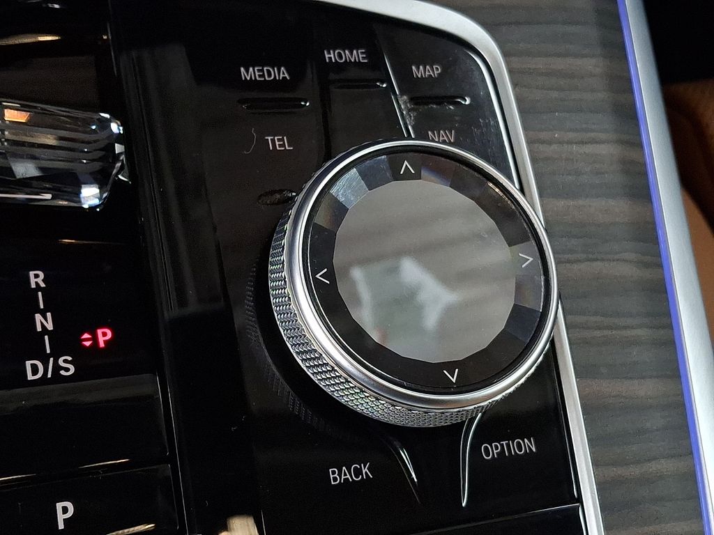 Thumbnail: 2023 BMW X7 - 23