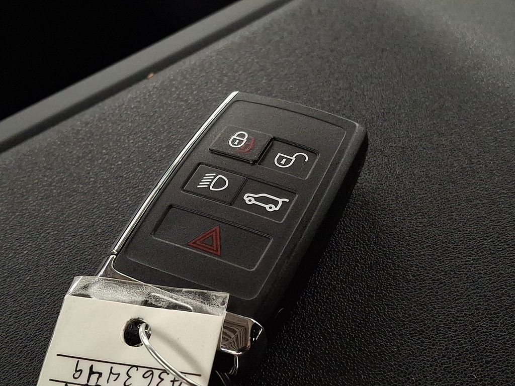 Thumbnail: 2023 Land Rover Range Rover Velar - 19