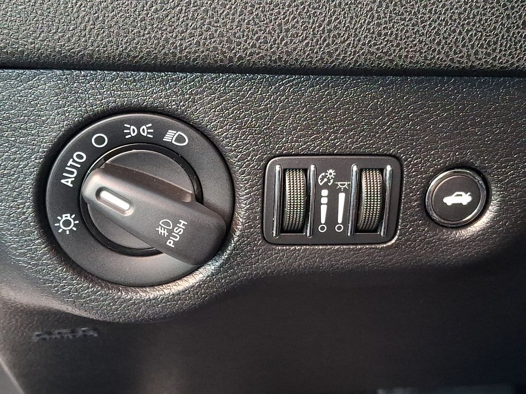 Thumbnail: 2016 Dodge Charger - 20