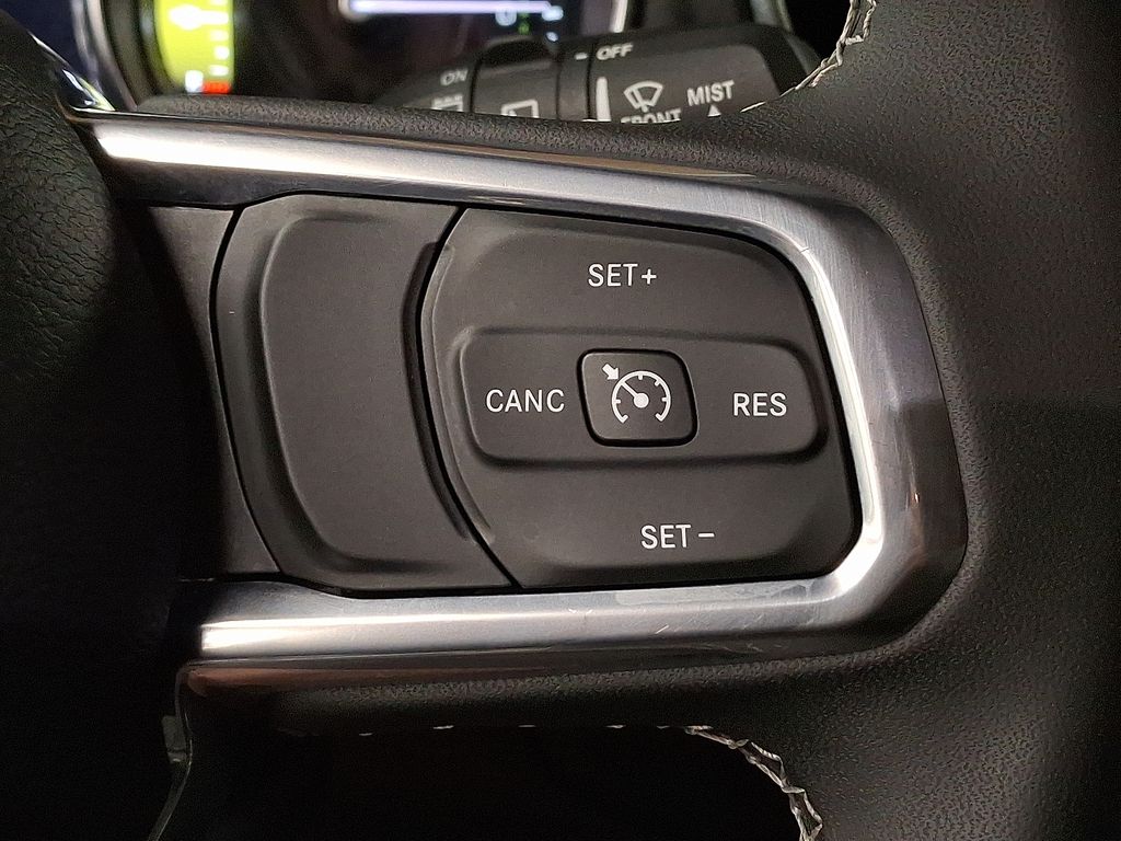 2023 Jeep Wrangler Sahara 21