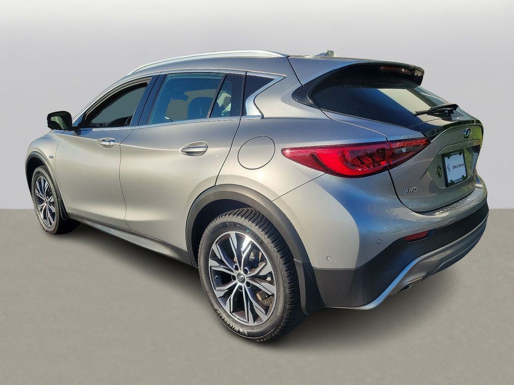 2017 INFINITI QX30 Premium 5