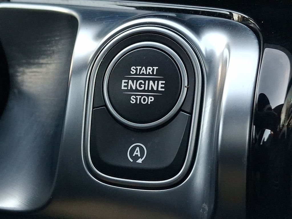 Thumbnail: 2021 Mercedes-Benz GLB - 21