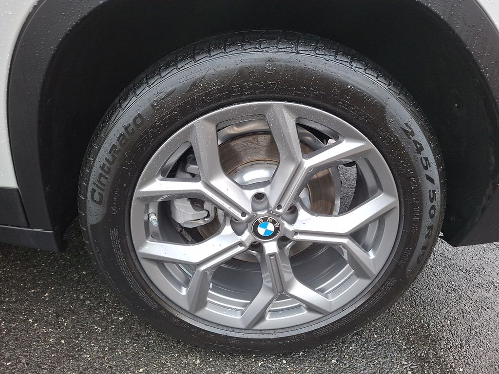 Thumbnail: 2025 BMW X4 - 7