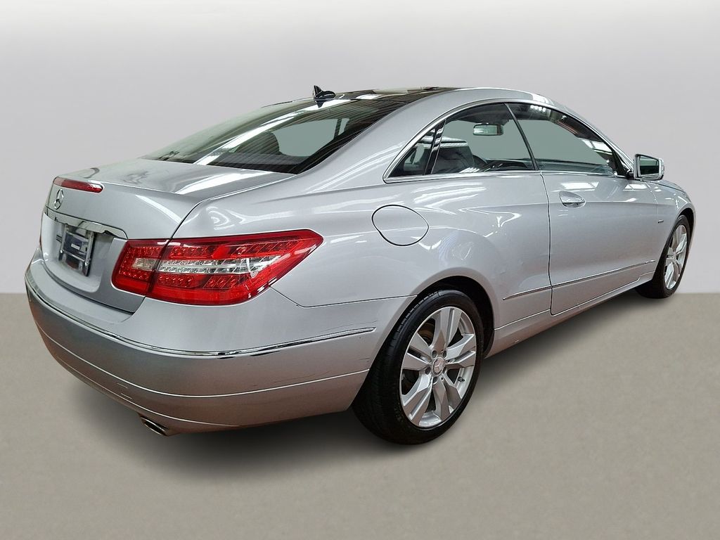 Thumbnail: 2012 Mercedes-Benz E-Class - 3