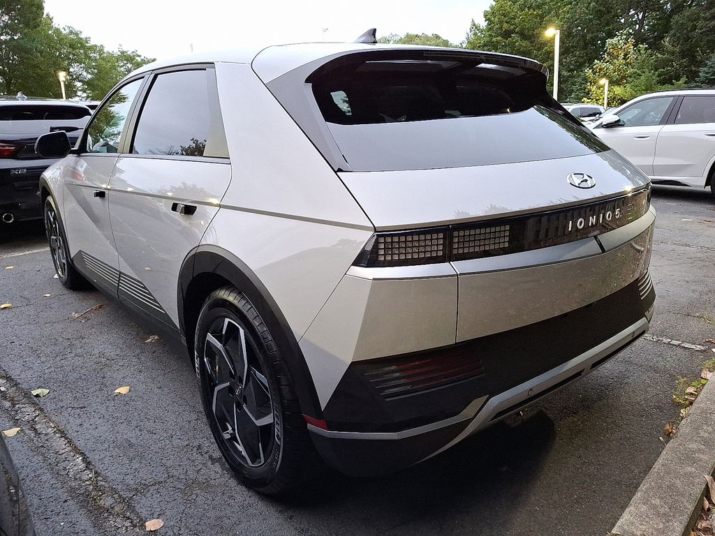 Thumbnail: 2023 Hyundai Ioniq 5 - 7