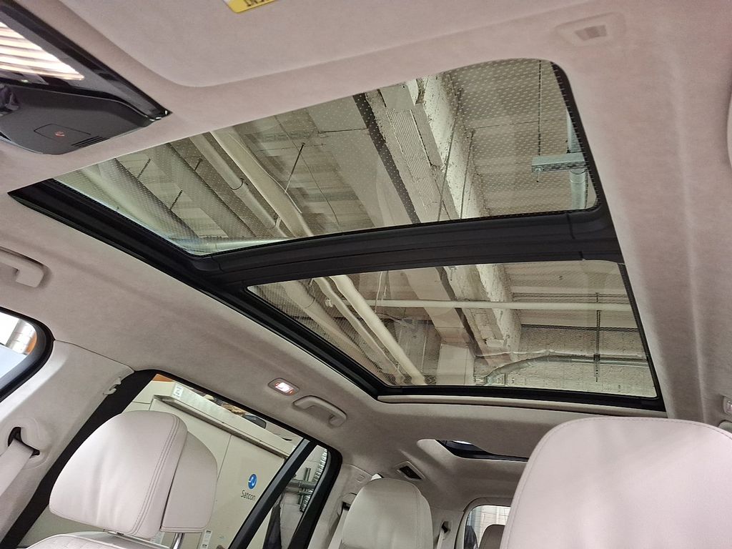 Thumbnail: 2025 BMW X7 - 13