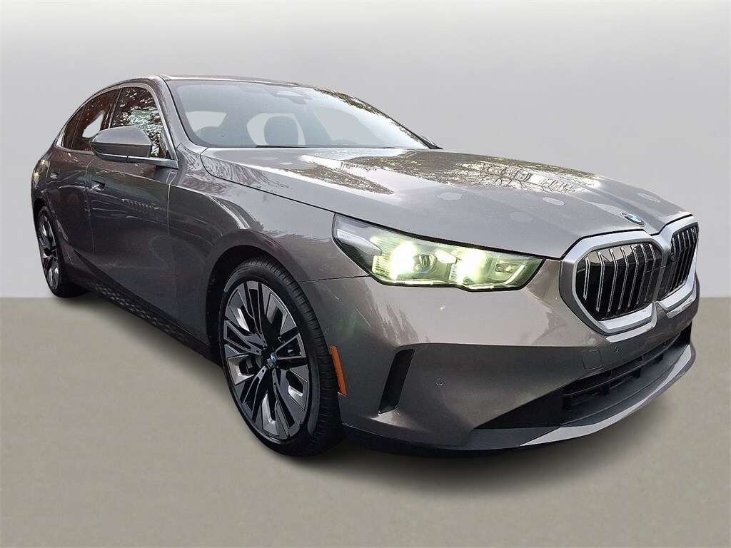 2025 Bmw 530i xDrive Sedan photo 3