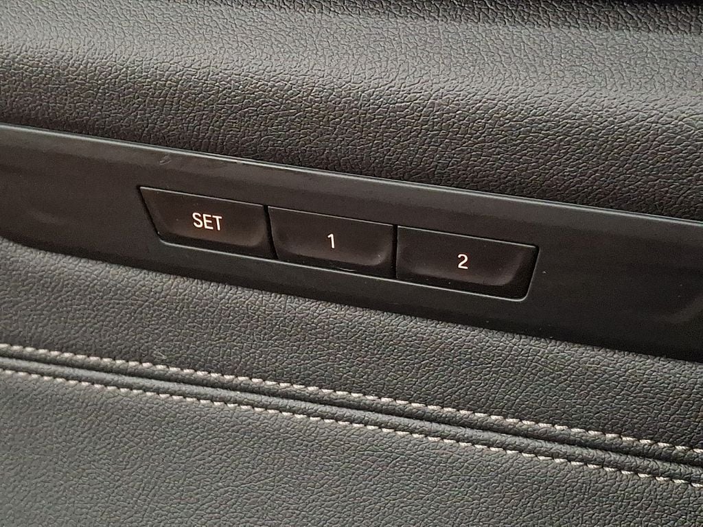 Thumbnail: 2022 BMW 5 Series - 21