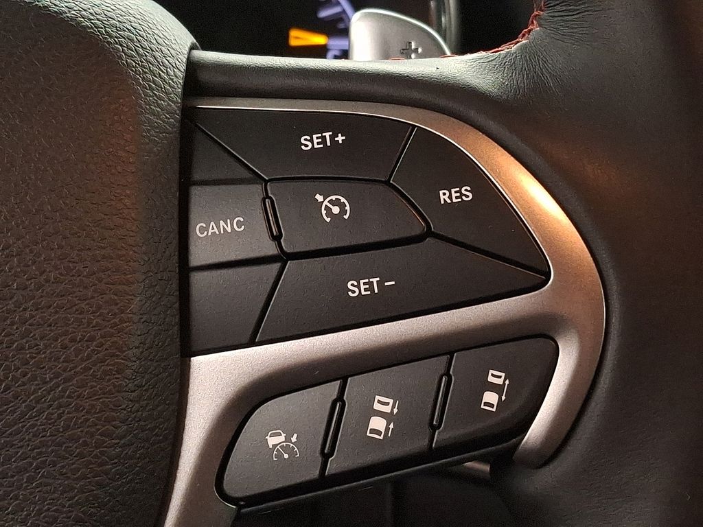 Thumbnail: 2020 Jeep Grand Cherokee - 18