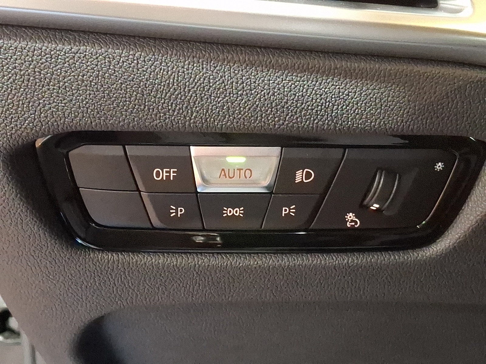 Thumbnail: 2025 BMW 4 Series - 22