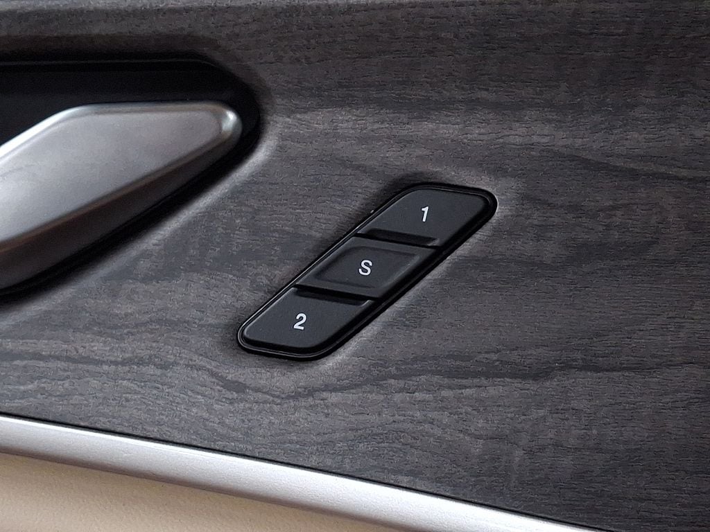 Thumbnail: 2022 Jeep Grand Cherokee - 24