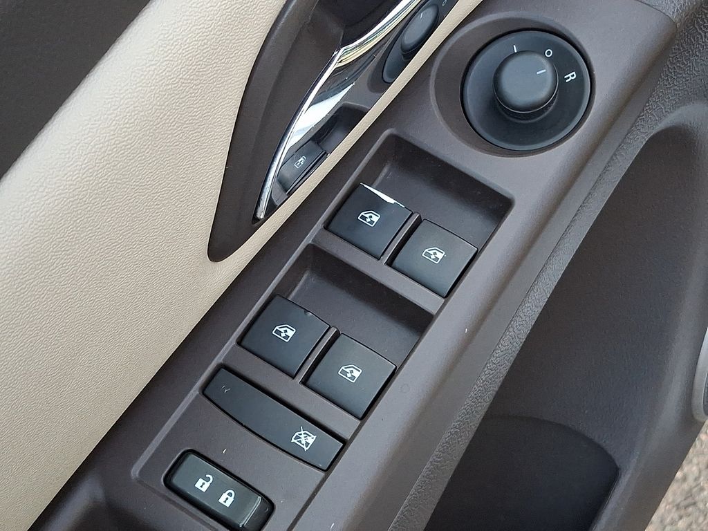 Thumbnail: 2015 Chevrolet Cruze - 24